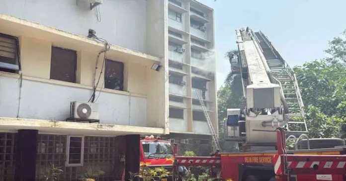 కేంద్ర విద్యాశాఖ కార్యాలయంలో అగ్నిప్రమాదం