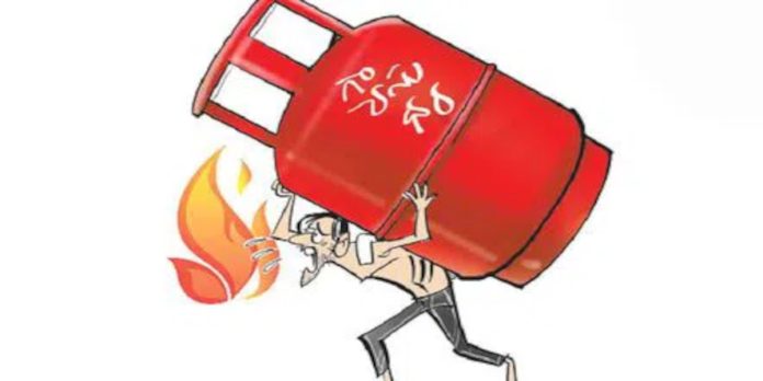 వంటింట్లో గ్యాస్ మంటల మోత