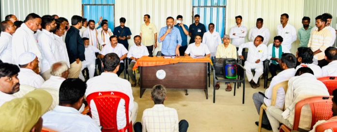 ఇందిరమ్మ ఇండ్ల సమస్యల పరిష్కారానికి ఎమ్మెల్యే ప్రత్యేక సమీక్షా