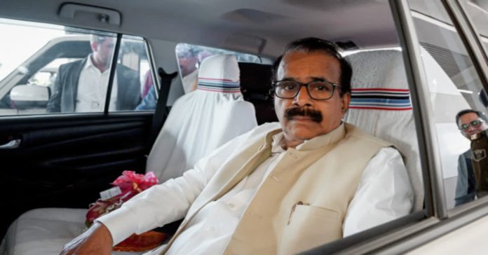 కేంద్ర మంత్రి పదవికి జార్జి కురియన్ రాజీనామా