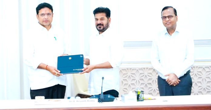 ఎరువుల కోసం కేంద్రంపై యుద్ధమే