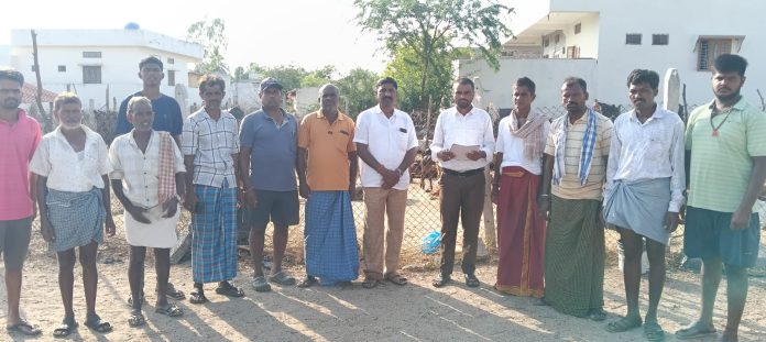 డాక్టర్లు గొర్ల కాపర్లకు అందుబాటులో ఉండాలి: జిఎంపిఎస్ జిల్లా కార్యదర్శి