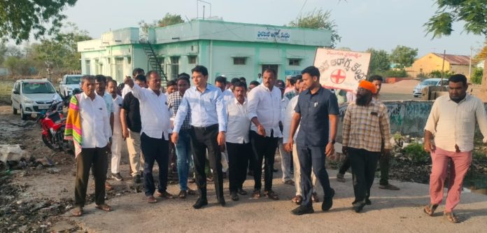 జొన్నల కొనుగోళ్లు పారదర్శకంగా నిర్వహించాలి: కలెక్టర్