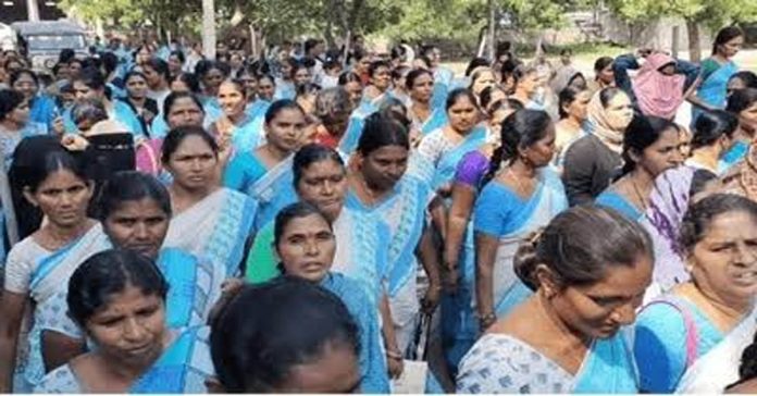 పెండింగ్ వేతనాలు విడుదల చేయాలి