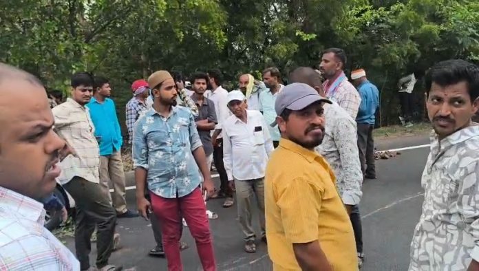 ధాన్యం దిగుమతుల ఆలస్యంపై అన్నదాత ఆగ్రహం