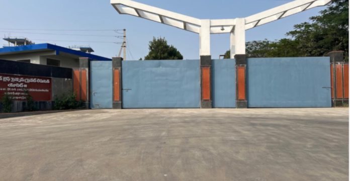 రియాక్టర్ లో కెమికల్ నింపుతుండగా ప్రమాదం