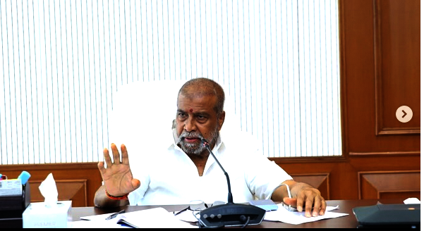 ఎబోలా అనుమానితులపై దృష్టి సారించండి
