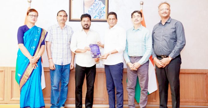 సీఎం రేవంత్రెడ్డిని కలిసిన హెచ్సీఏ కార్యదర్శి జీవన్ రెడ్డి