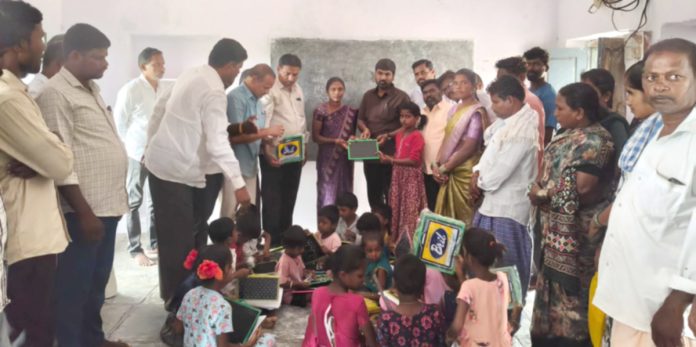 మూతపడిన ప్రభుత్వ స్కూల్కు మళ్లీ జీవం