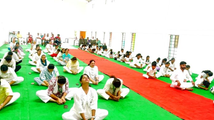 డిపీఎస్లో యోగా దినోత్సవం