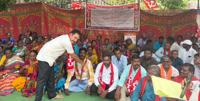 మున్సిపల్ కార్మికుల రిలే దీక్షలు
