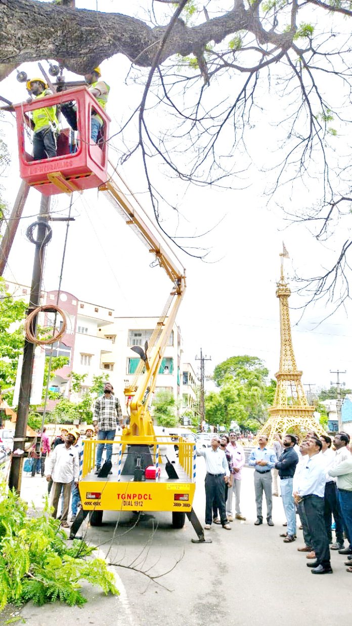 Commencement of hydraulic bucket ladder services to prevent power outages