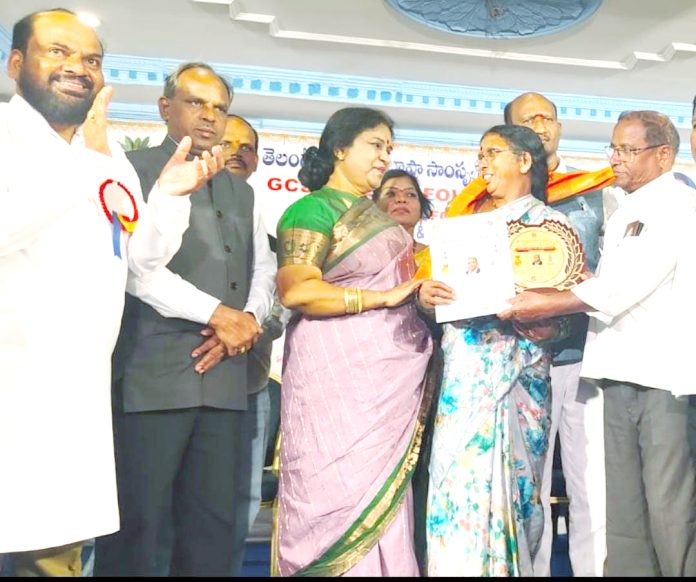 ఉత్తమ సేవల పున:రంకితం కోసమే అవార్డులు