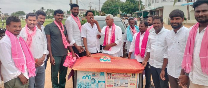 ఉప్పునుంతలలో కేటీఆర్ జన్మదిన వేడుకలు