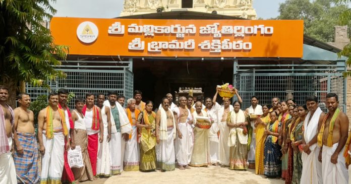 భక్తుల సొమ్మును దుర్వినియోగం చేస్తున్న పాలకమండలి.?