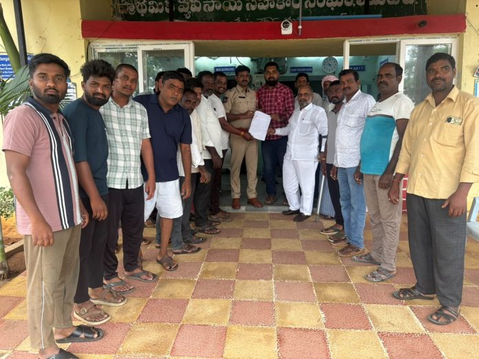 అనుచిత వ్యాఖ్యలు చేసిన వారిపై చర్యలు తీసుకోవాలి
