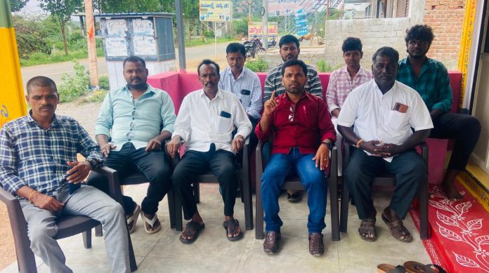 ప్రైవేట్ పాఠశాలల్లో ఫీజుల నియంత్రణ చట్టం తేవాలి