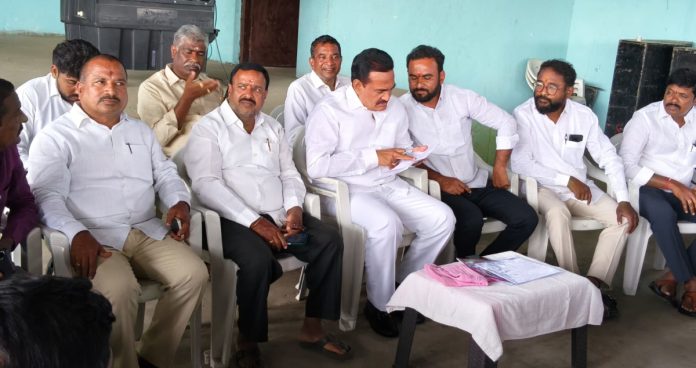 బీఆర్ఎస్ నాయకులతో ఎస్ఐఆర్ పై సమీక్ష