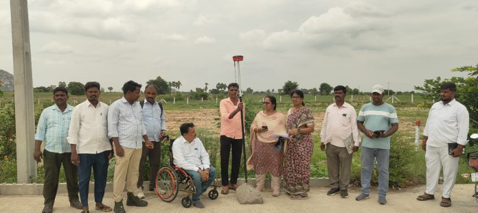 భూముల రీ-సర్వే పనులను పరిశీలించిన ఆర్డీఓ