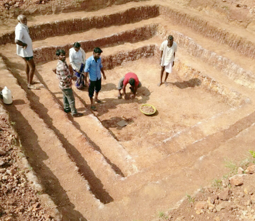 పంట పొలాల్లో ఫాం పాండ్స్ నిర్మాణానికి ముందుకు రావాలి