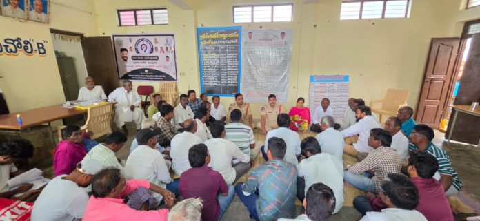 గ్రామాల్లో సీసీటీవీ కెమెరాలు ఏర్పాటు చేసుకోవాలి: సీఐ