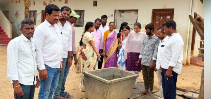 కాలనీలలో ప్రతిఒక్కరూ విధిగా పరిశుభ్రత పాటించాలి: సర్పంచ్