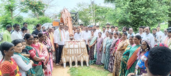గ్రామీణాభివృద్ధికి కాంగ్రెస్ ప్రభుత్వం నిరంతరం కృషి