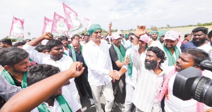 కేసీఆర్ను తిడితే నీళ్లు రావు