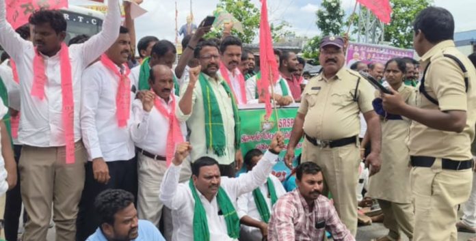 సాగునీటి జలాలను విడుదల చేయాలి