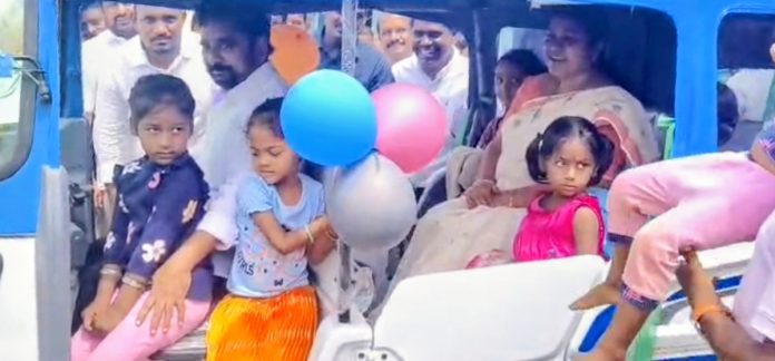 Electric auto arranged for pre-primary school.