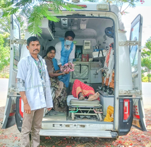 108 అంబులెన్స్లో మహిళకు ‘ప్రసవం’