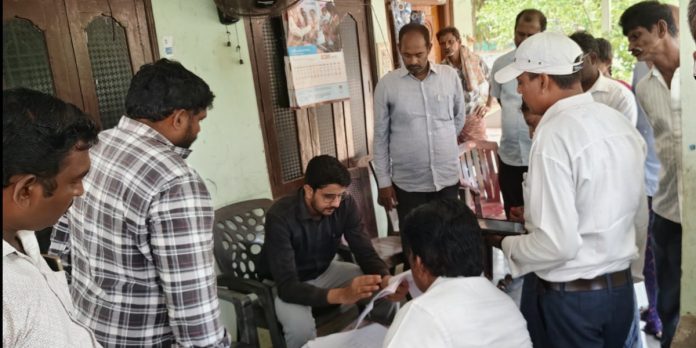 భూ రీ-సర్వేను పారదర్శకంగా నిర్వహించాలి: కలెక్టర్