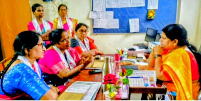 Issues in government nursing colleges must be resolved immediately.