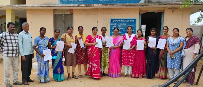 ప్రీ ప్రైమరీ పాఠశాల విధుల్లో చేరిన ఇన్స్ట్రక్టర్లు, ఆయాలు