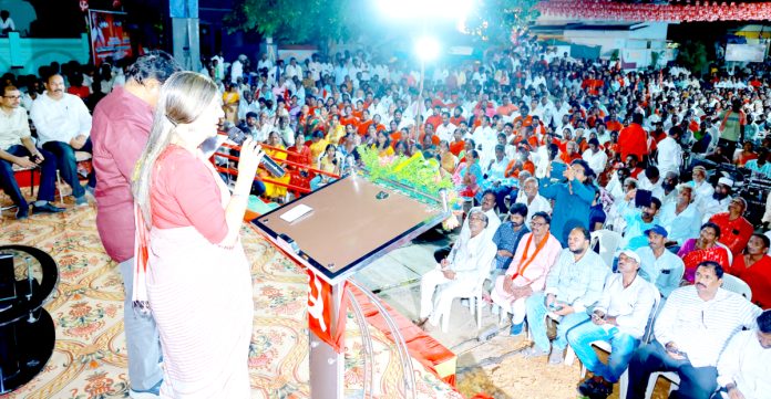 సర్తో సందిగ్ధంలో
పేదల ఓట్లు