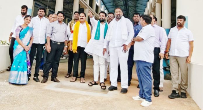 కంసాన్పల్లిలో పశు ఘనీకృత వీర్య నాలికల ఉత్పత్తి కేంద్రం