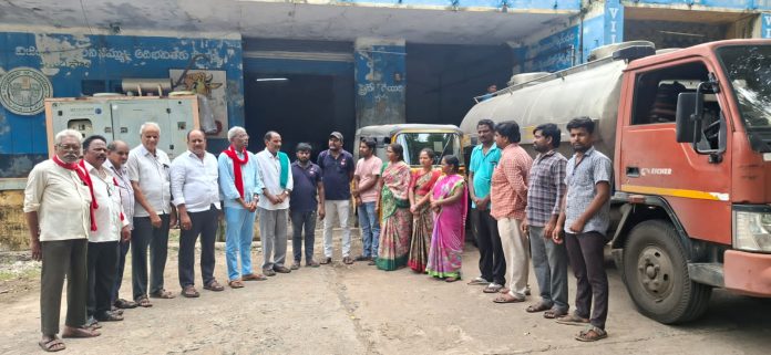 విజయ డెయిరీ మూతపై ఉద్యమం