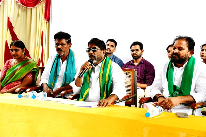 సీఎం ఆశీర్వాద సభనుప్రతి రైతూ విజయవంతం చేయాలి