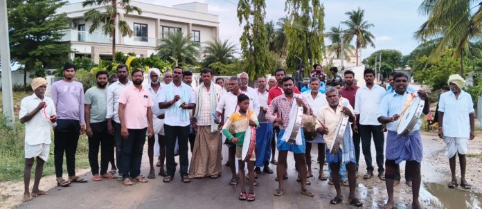 నేరళ్లపల్లి గ్రామంలో వరద పాయసం