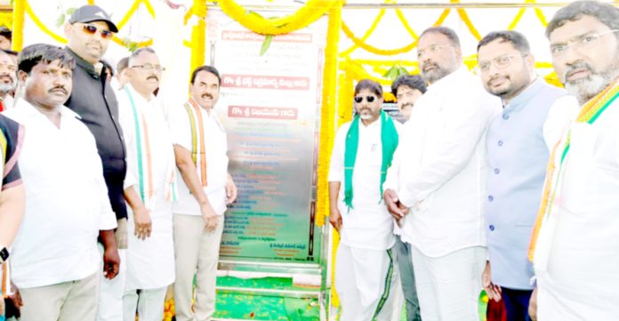 We will complete the pending projects in Palamuru.