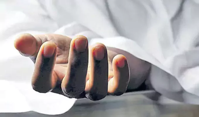విద్యార్థి దారుణ హత్య..!