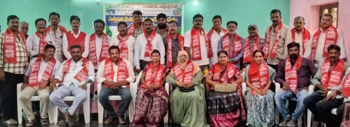 ఆర్టీసీని ప్రభుత్వంలో ‘విలీనం’ చేయాలి