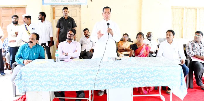 ప్రత్యామ్నాయ పంటల సాగుకు రైతులు సిద్ధం కావాలి