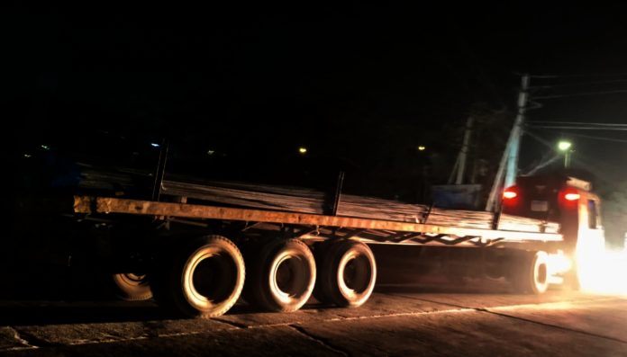 రాత్రి వేళల్లో గుట్టుగా స్టీల్ దందా