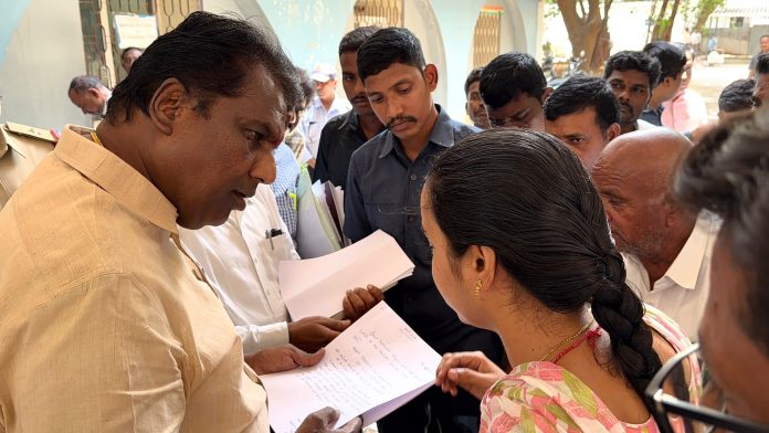 ప్రతి వినతినీ పరిశీలించాలి