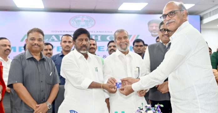 ఉద్యోగులకు ఆరోగ్య భరోసా