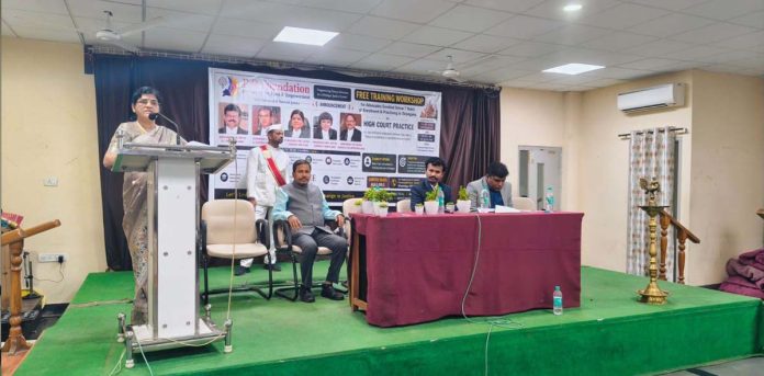చట్టాలు చదవండి.. తీర్పులను విశ్లేషించండి