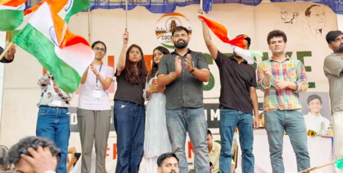 జోరువానలోనూ కొనసాగిన సీజేపీ ఆందోళన
