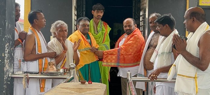 అయ్యప్ప ఆలయంలో అన్నదానం
