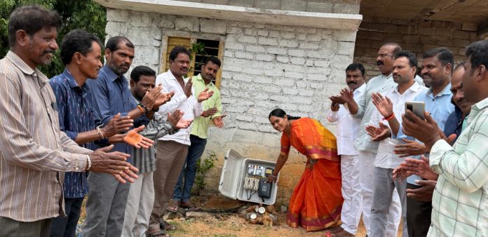 మార్కాండేయ కాలనీలో బోరు మోటరు ప్రారంభం